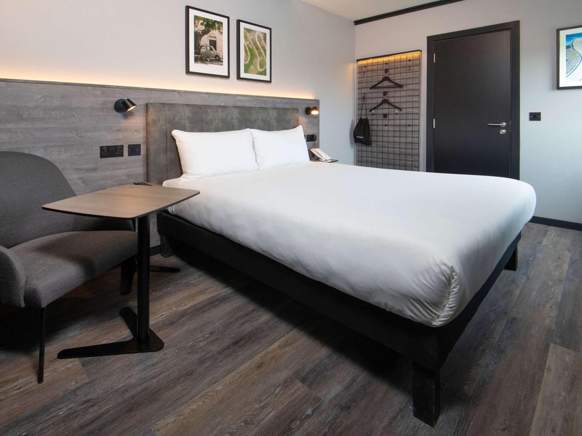 Ibis Styles London Gatwick Airport 3* Crawley (West Sussex)