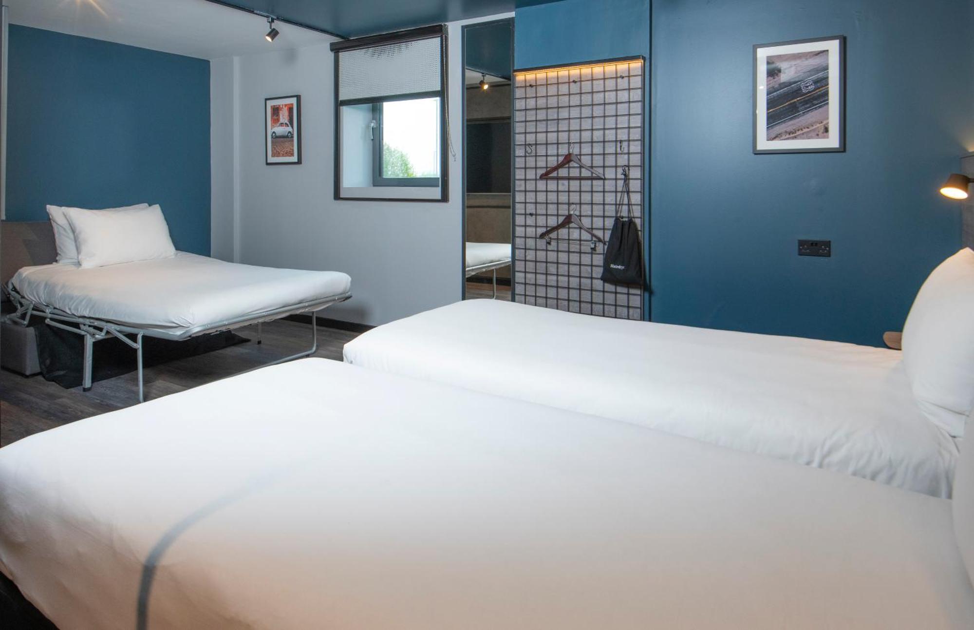 Ibis Styles London Gatwick Airport Hotel 3*