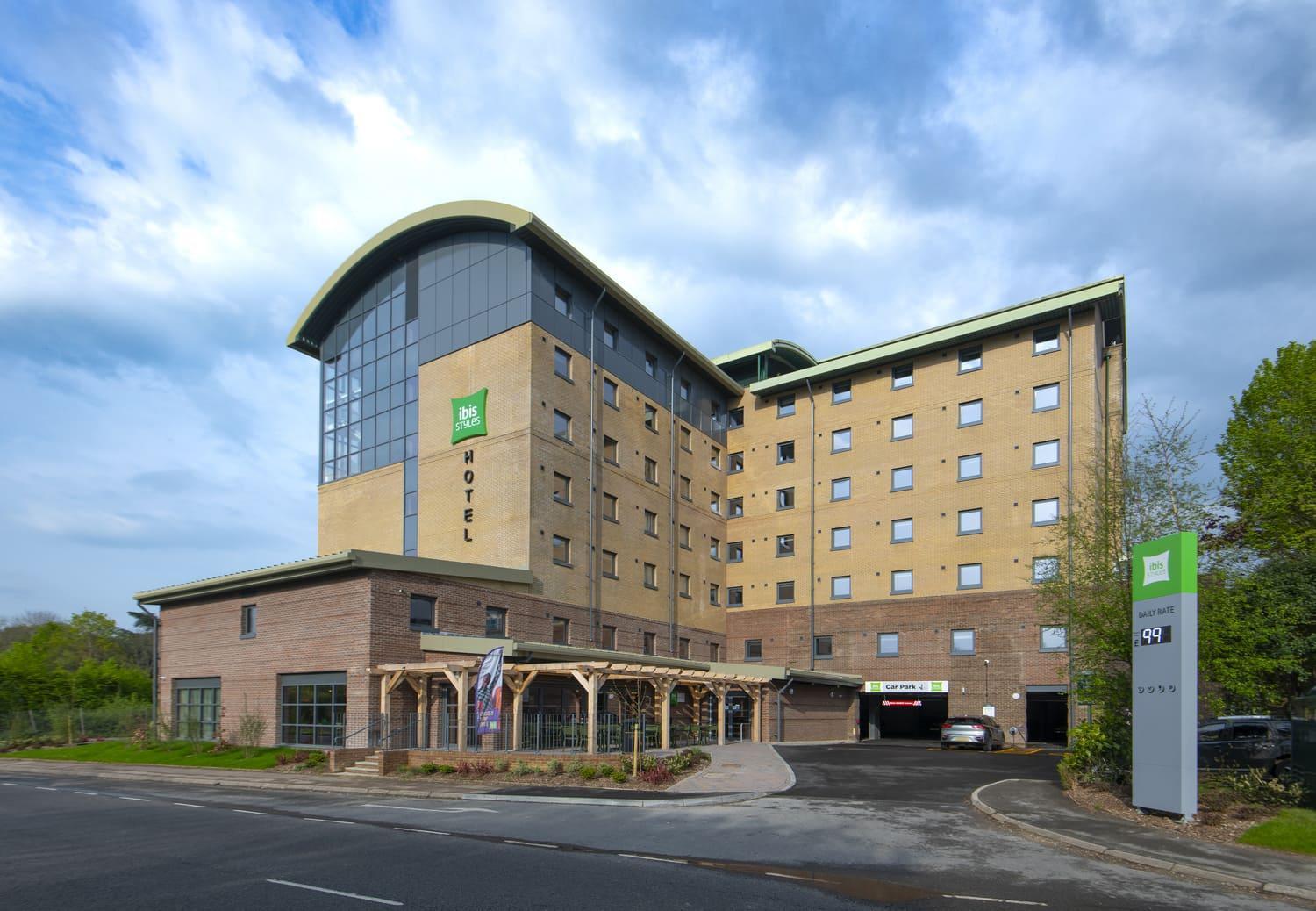 Ibis Styles London Gatwick Airport 3*
