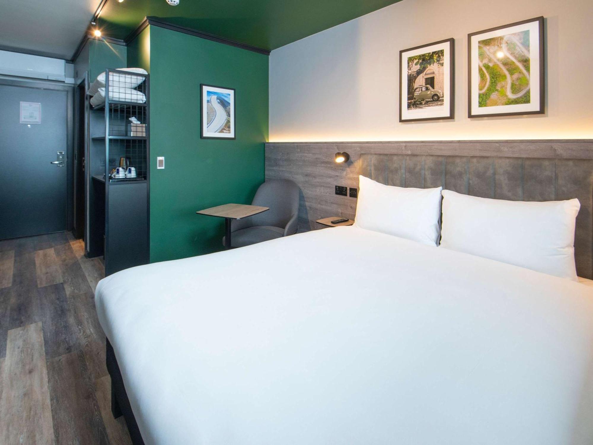 Ibis Styles London Gatwick Airport 3* Crawley (West Sussex)