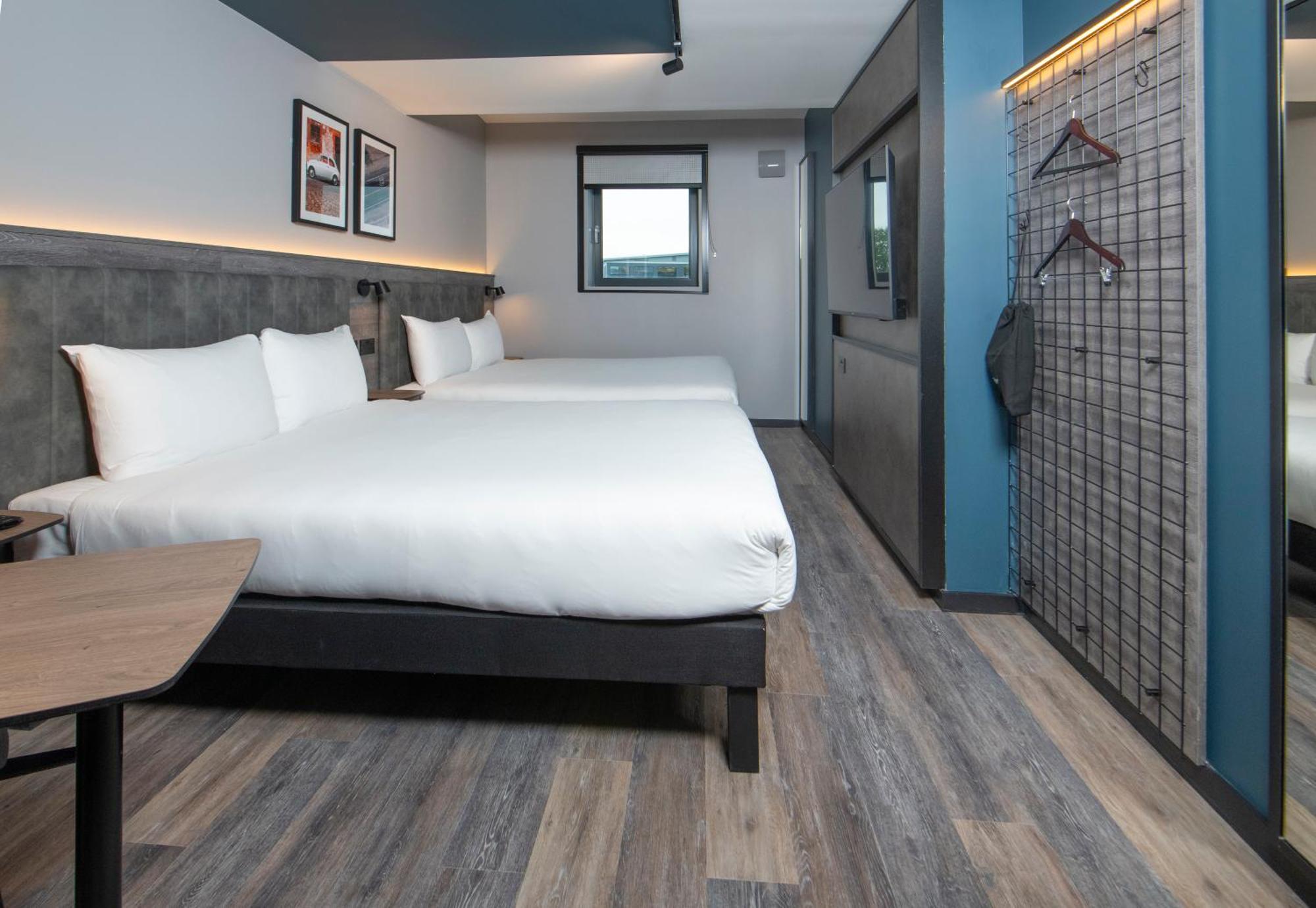 Ibis Styles London Gatwick Airport 3*