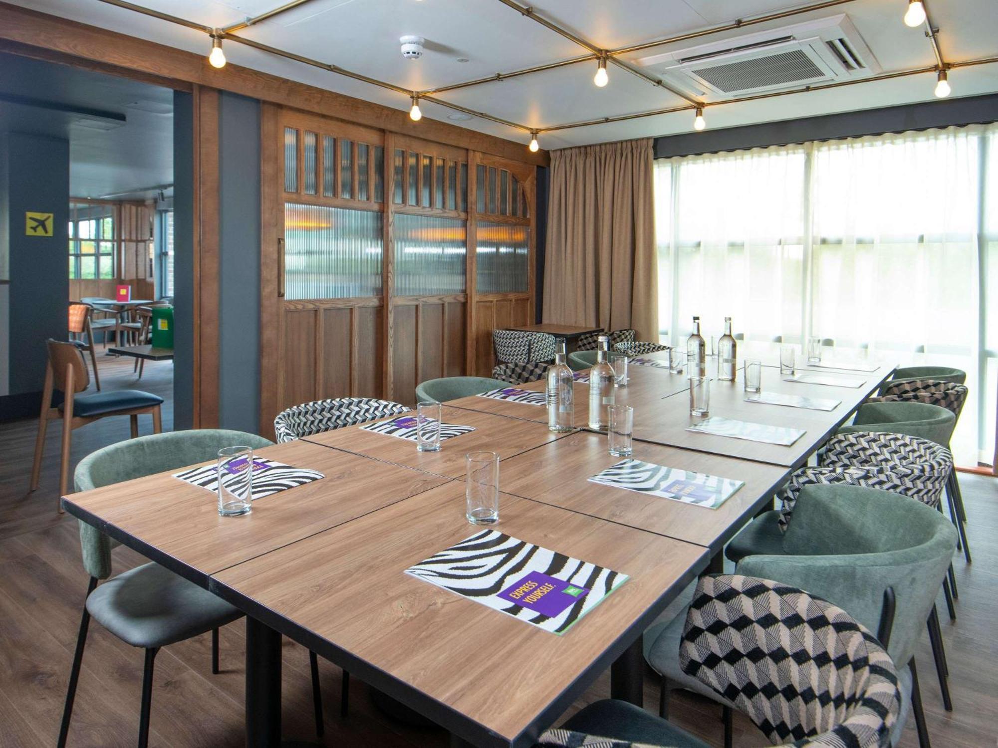 Ibis Styles London Gatwick Airport 3* Crawley (West Sussex)