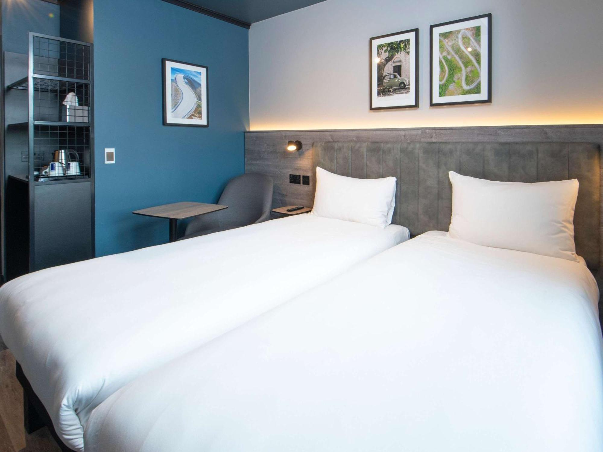 Ibis Styles London Gatwick Airport Hotel 3*