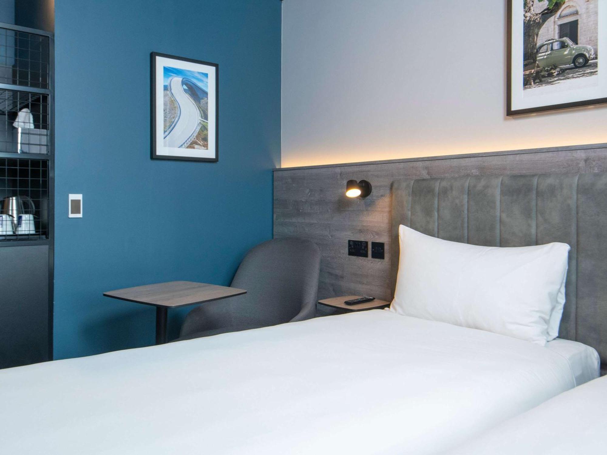 Ibis Styles London Gatwick Airport 3* Crawley (West Sussex)